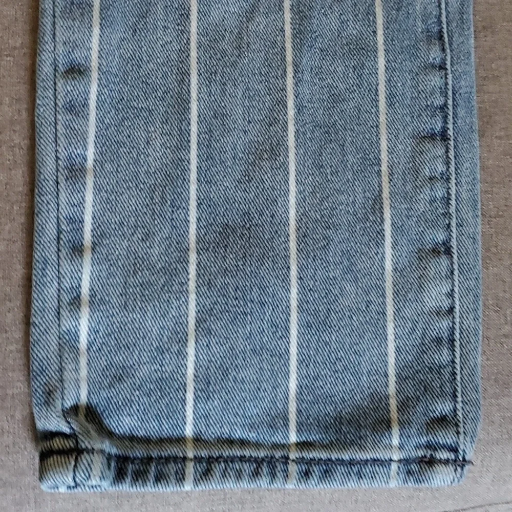 pacsun jeans women’s size 27 blue white Mom jean vertical stripes
